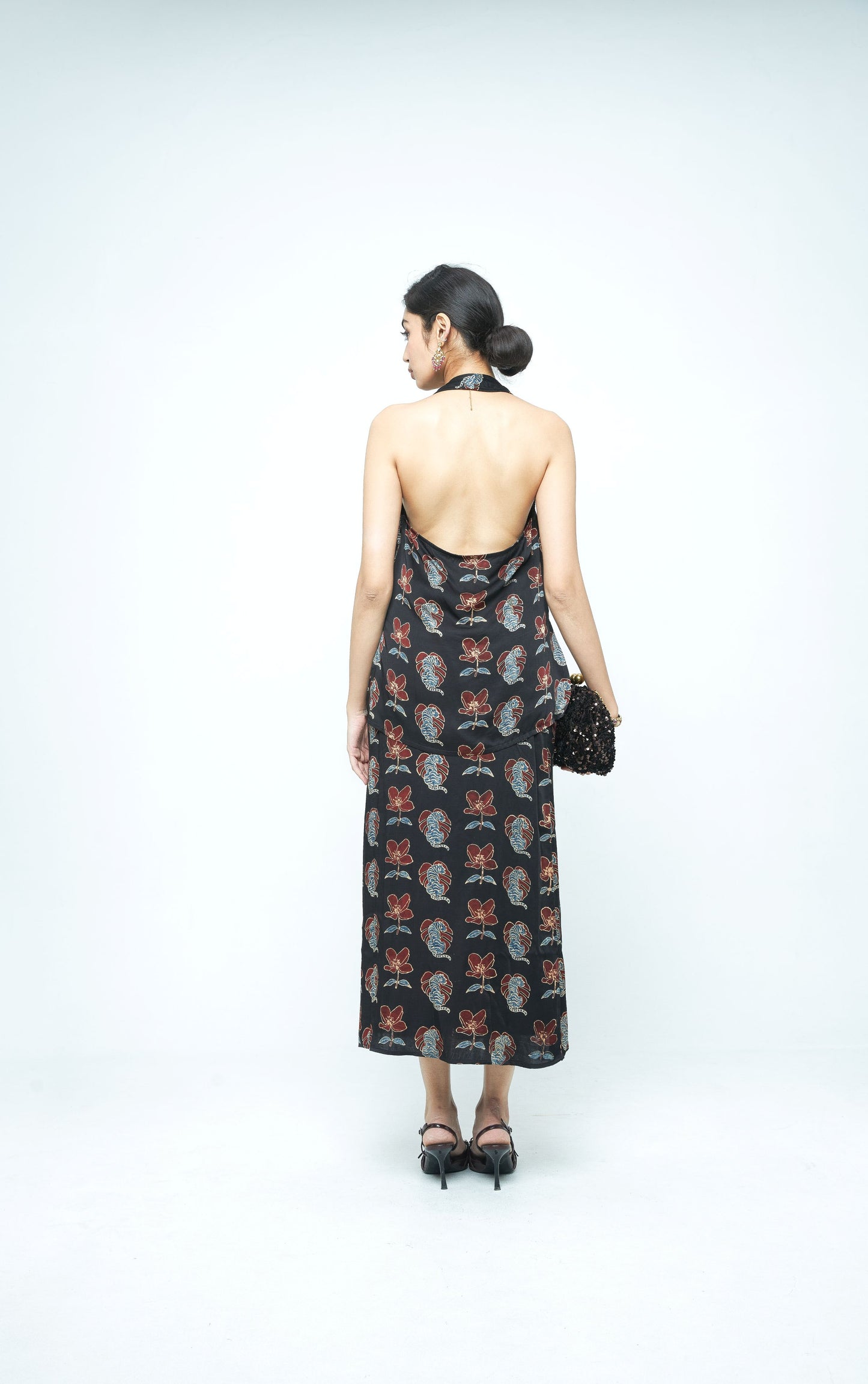 BOLD HALTER