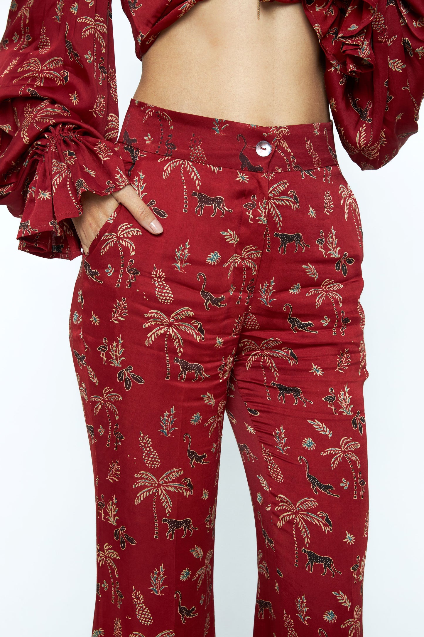 THE FLARE PANTS