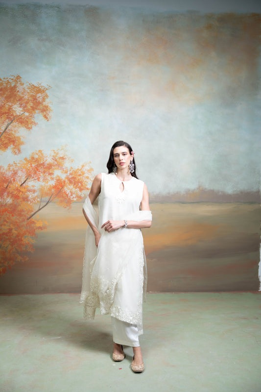 White Self Work Organza Kurta Set 3 Pcs