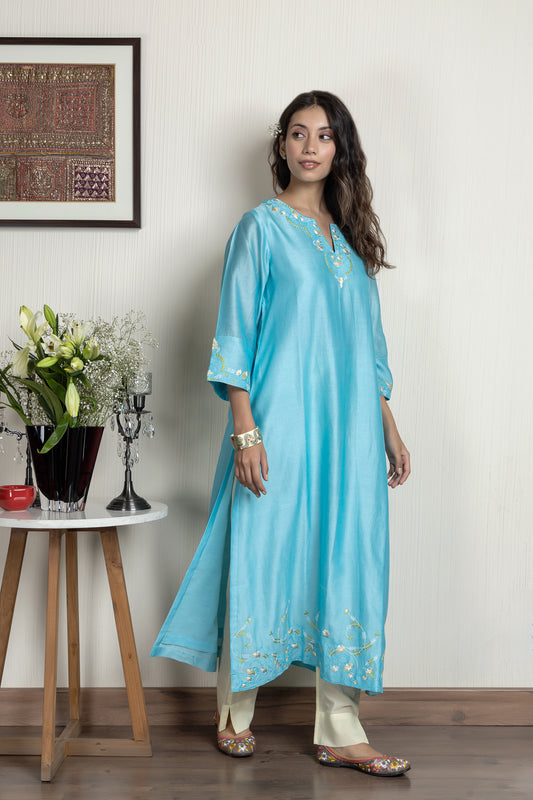 Turquoise Chanderi embroidered kurta paired with cotton pants and Chanderi dupatta