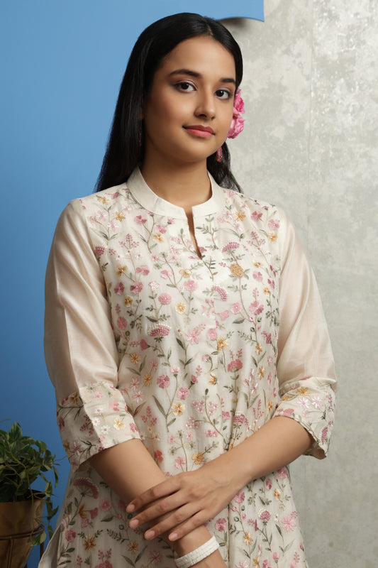 OFF WHITE CHANDERI EMBROIDERED KURTA SET