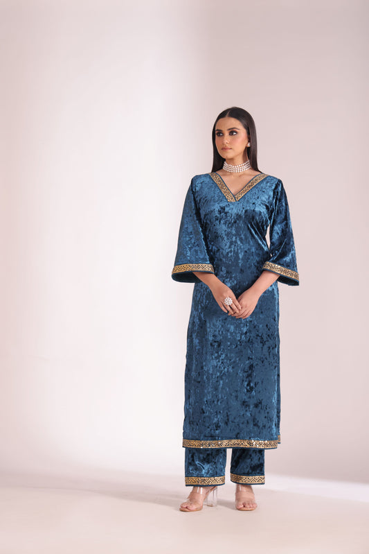 Noor-E-Zar Teal Velvet Kurta with velvet pants and Shawl - Set of 3