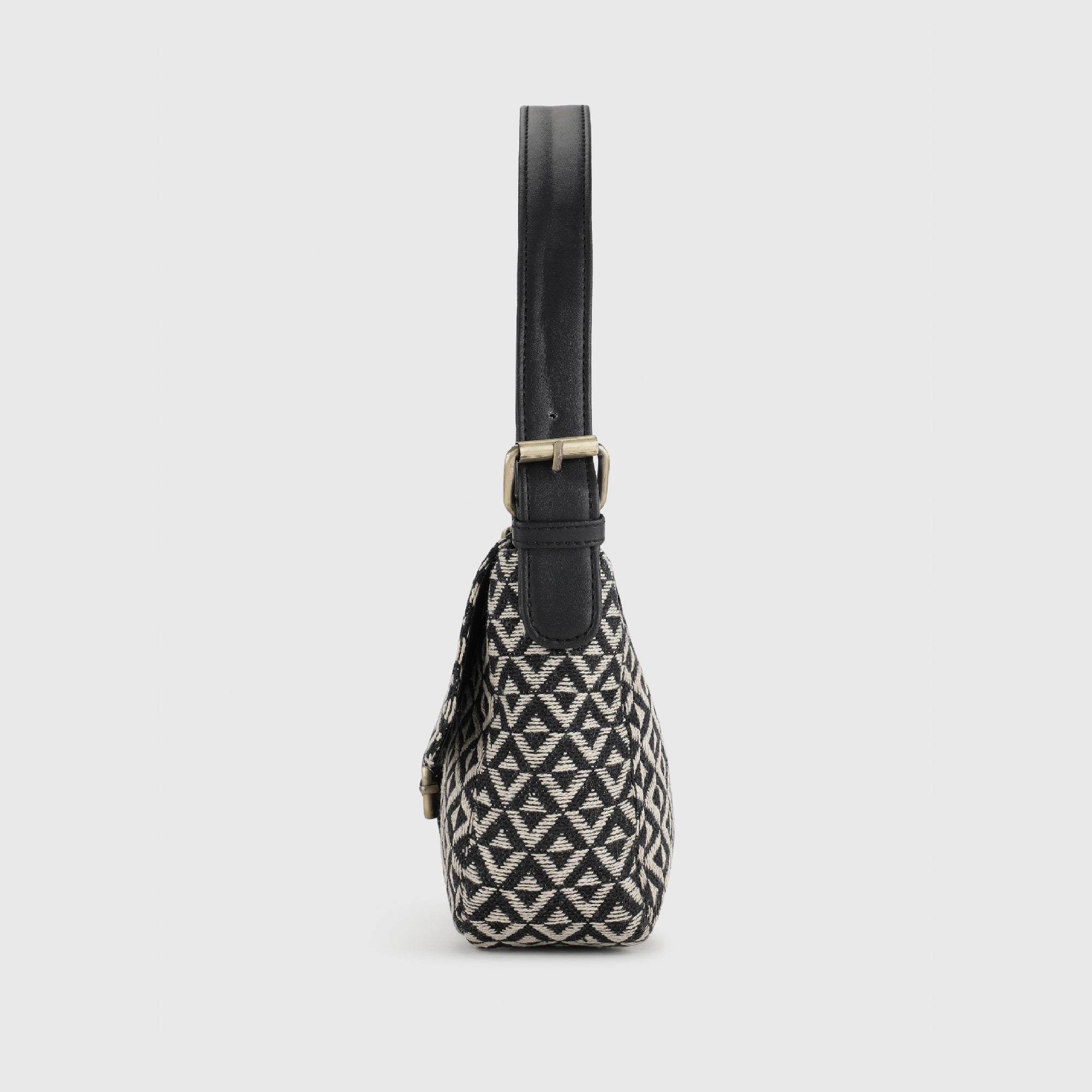 CHAVVI BLACK BAGUETTE BAG