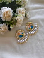 Load image into Gallery viewer, Akanksha Earrings
