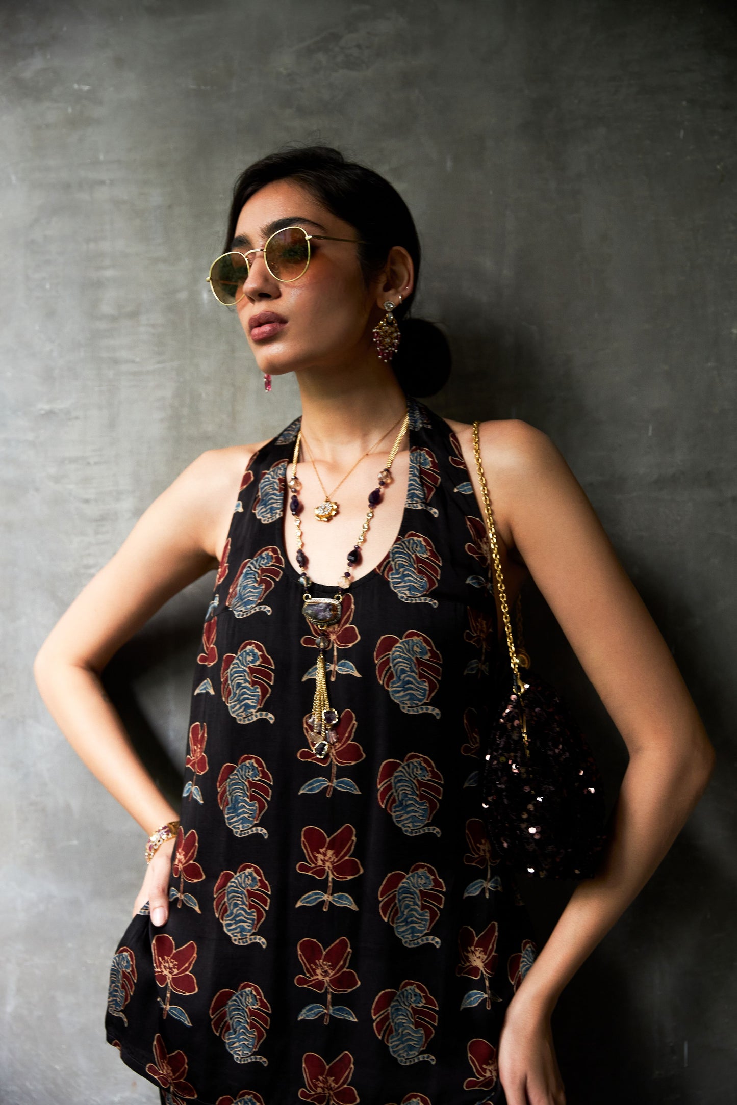 BOLD HALTER