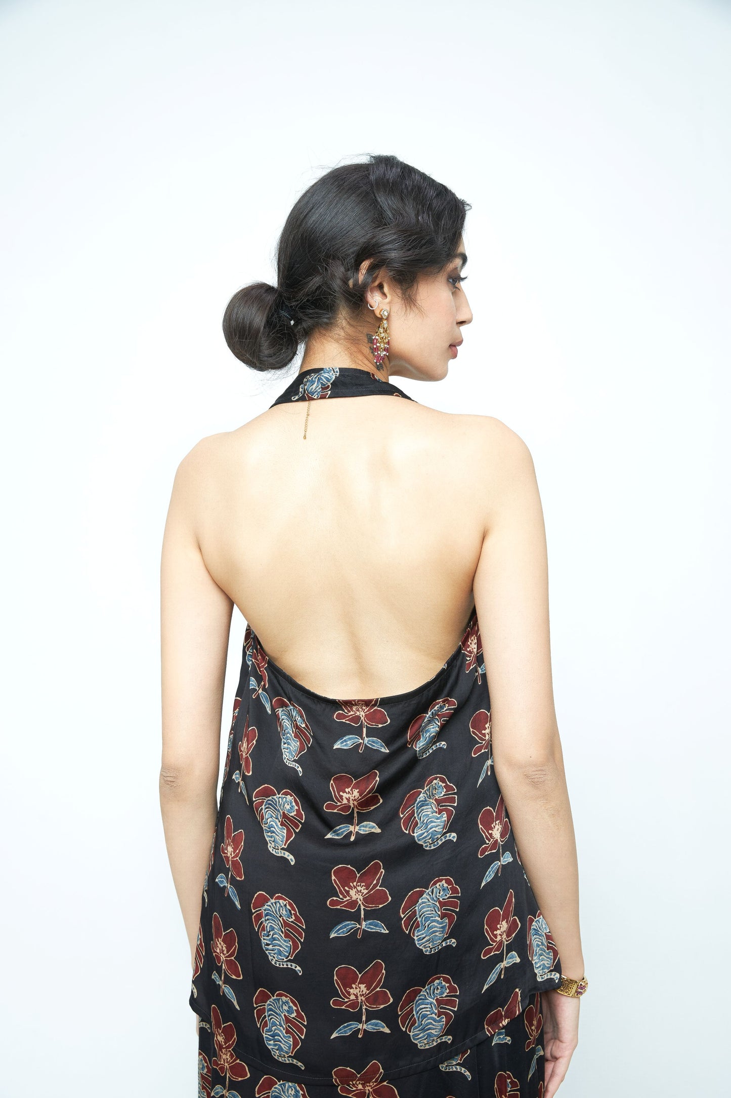 BOLD HALTER