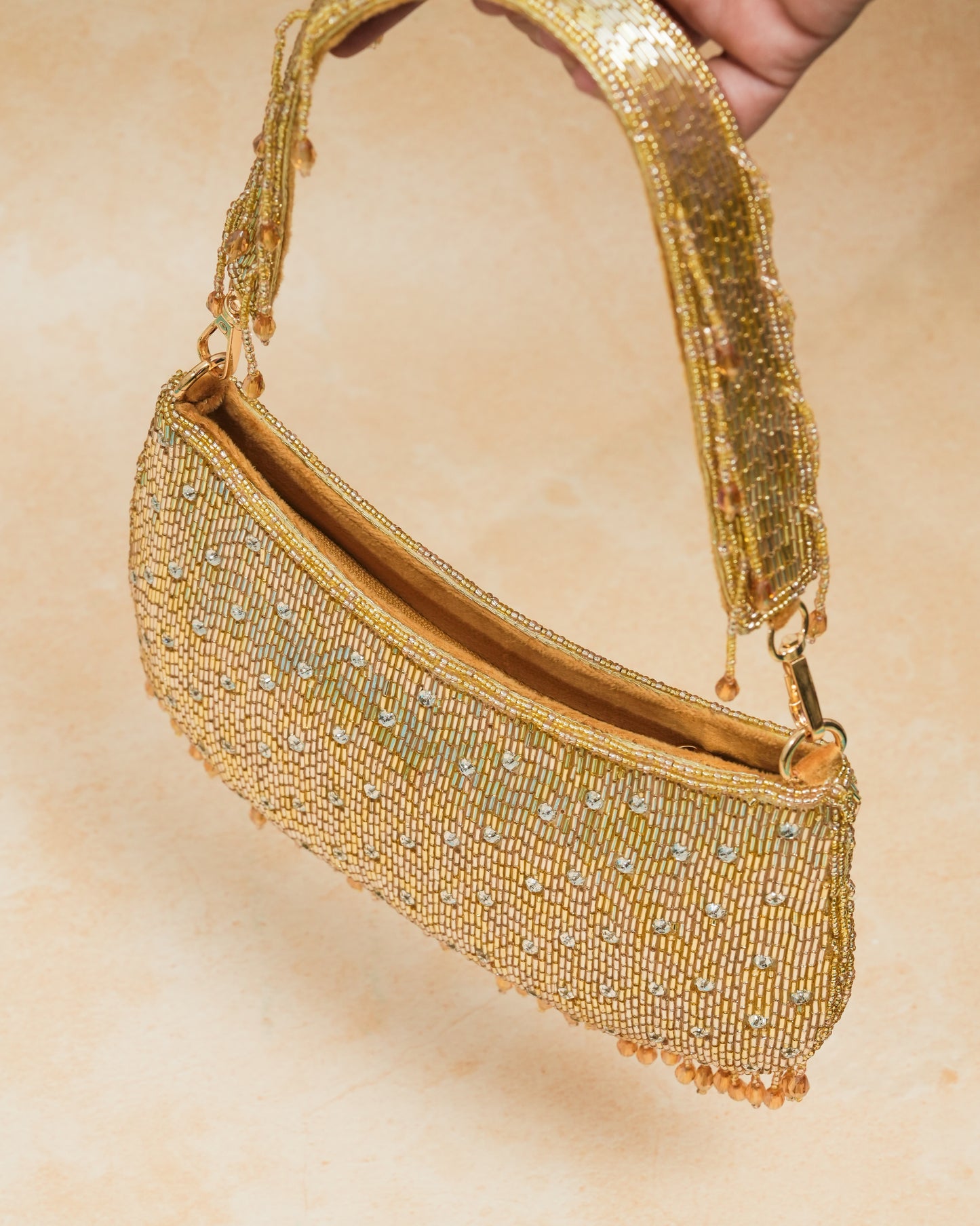 Ballistic party clutch