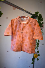 Load image into Gallery viewer, Peach - Unisex floral tops for new born babies
