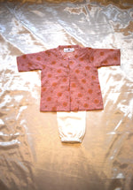 Load image into Gallery viewer, Peach - Unisex floral tops for new born babies
