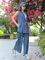 Load image into Gallery viewer, Indigo Chevron Dabu Print  Co-Ord Set
