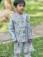 Load image into Gallery viewer, Tropical print Bandi, kurta set with off-white pants
