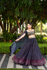 Load image into Gallery viewer, Jahaan Lehenga Set
