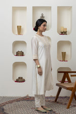 Load image into Gallery viewer, OFF WHITE CHANDERI GOTA WORK KURTA SET
