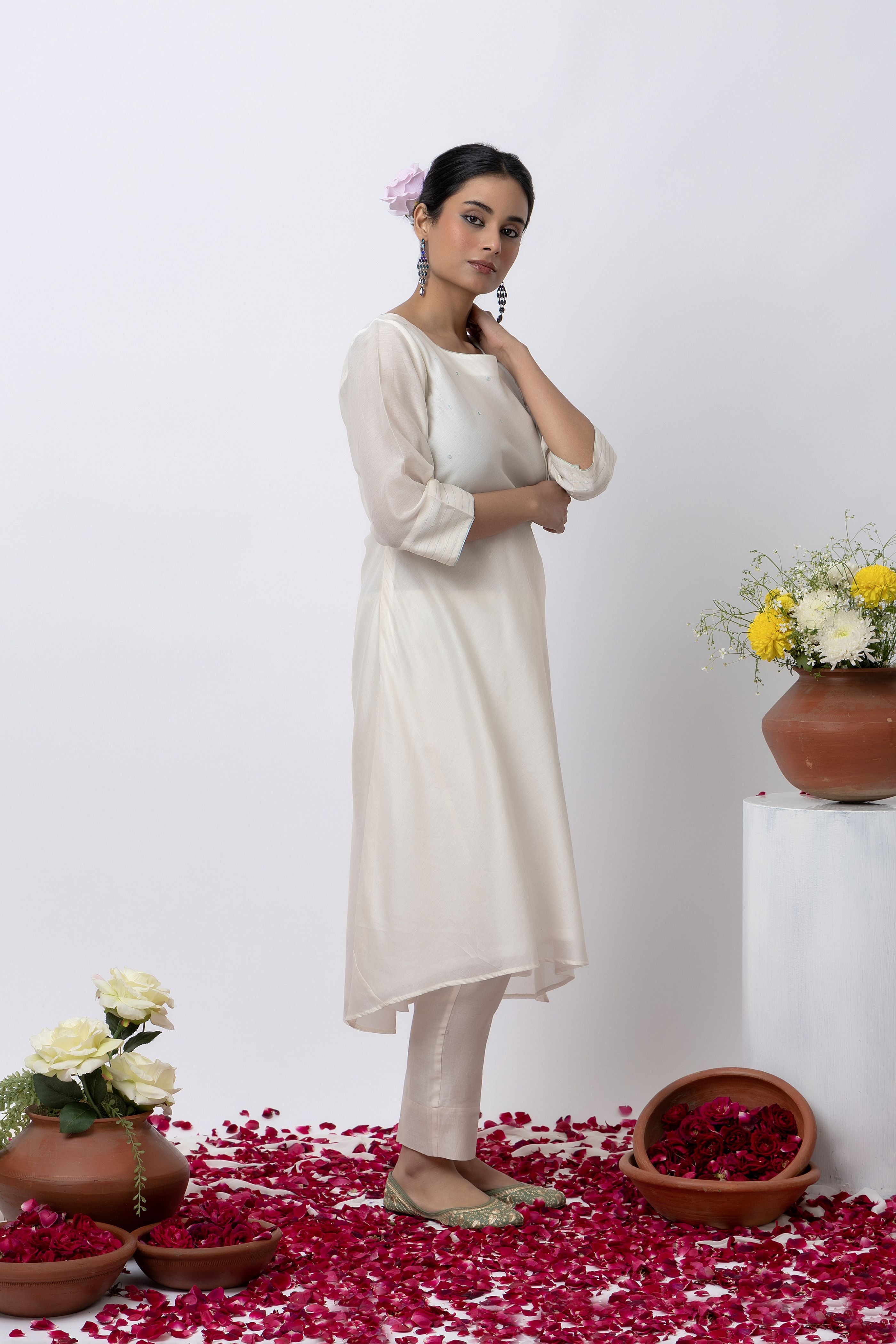 OFF WHITE HAND EMBROIDERED KURTA SET