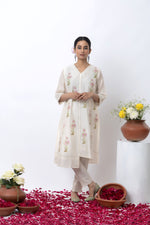 Load image into Gallery viewer, OFF WHITE BLOCK PRINTED KURTA SET
