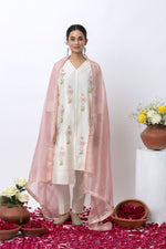 Load image into Gallery viewer, OFF WHITE BLOCK PRINTED KURTA SET
