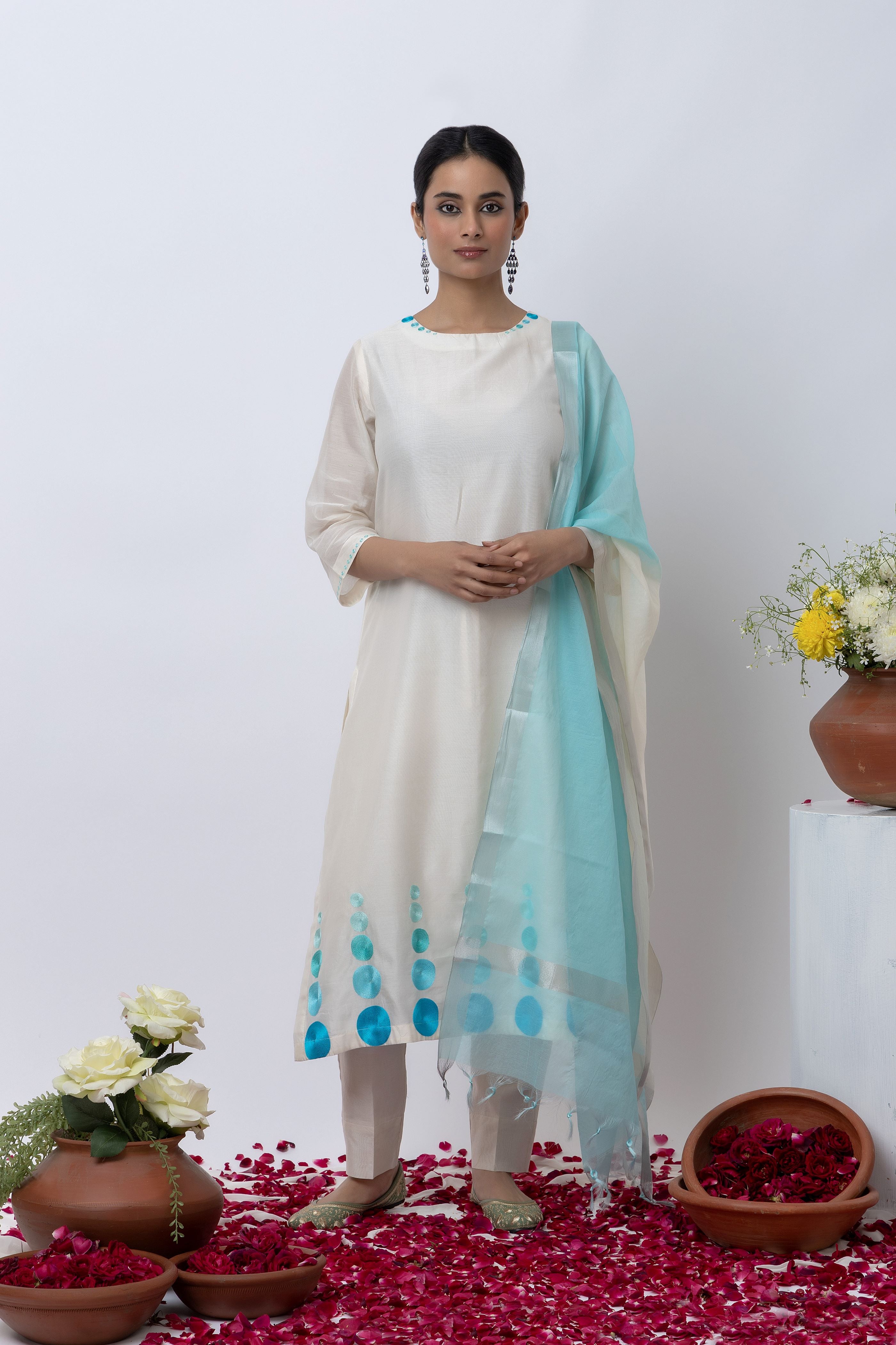 OFF WHITE HAND EMBROIDERED KURTA SET