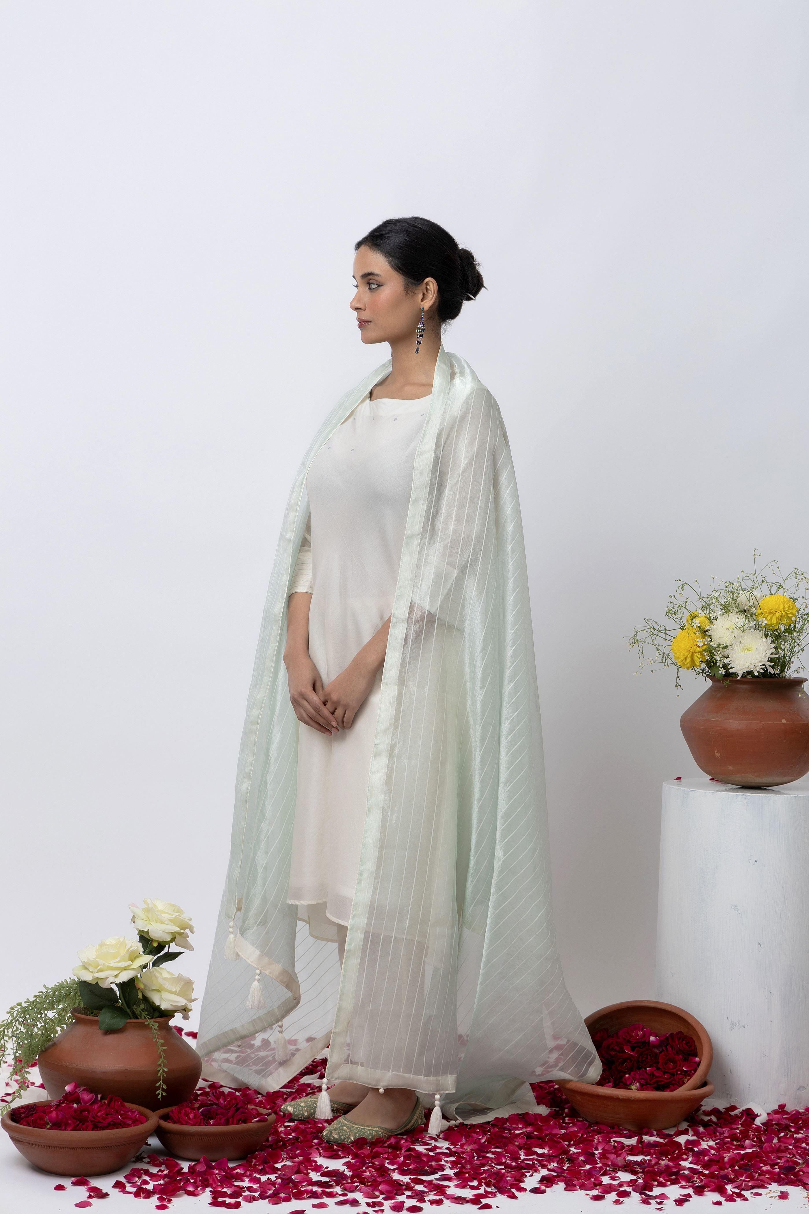 OFF WHITE HAND EMBROIDERED KURTA SET