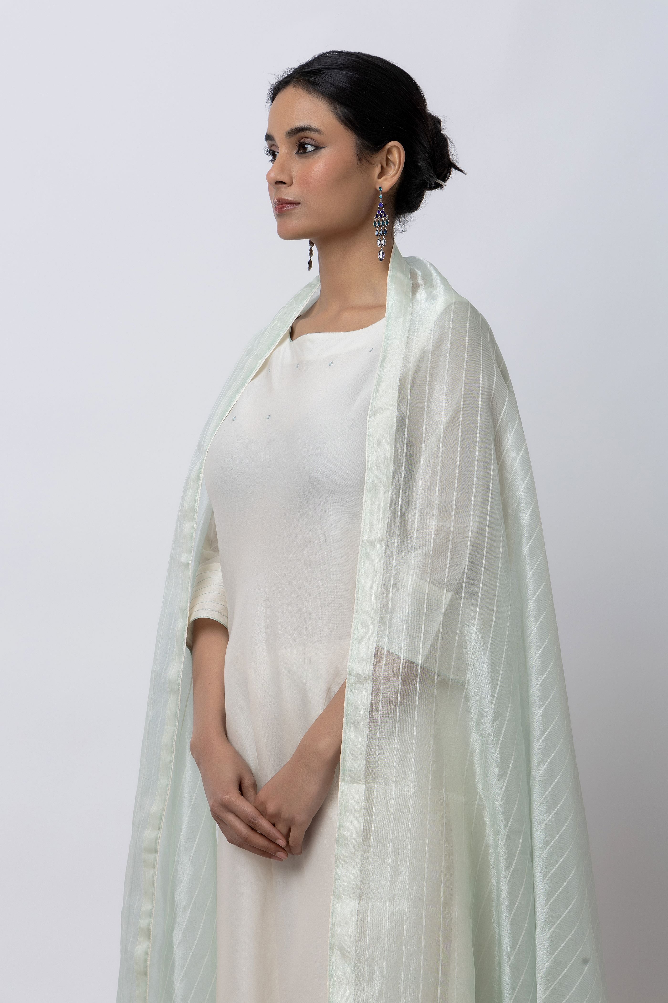 OFF WHITE HAND EMBROIDERED KURTA SET