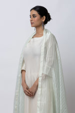 Load image into Gallery viewer, OFF WHITE HAND EMBROIDERED KURTA SET
