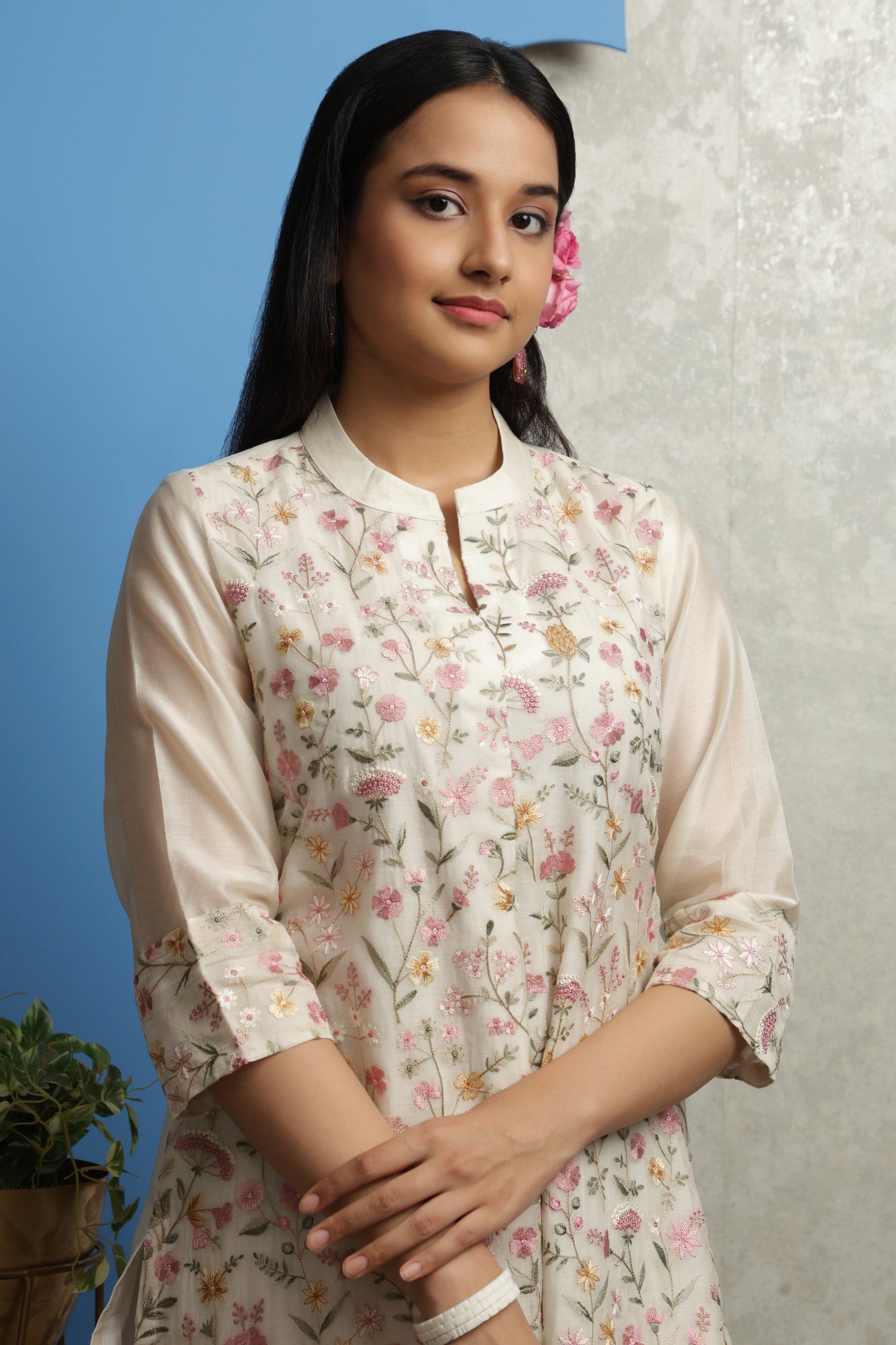 OFF WHITE CHANDERI EMBROIDERED KURTA SET