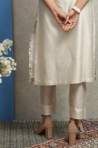 OFF WHITE CHANDERI EMBROIDERED KURTA SET