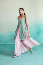 Load image into Gallery viewer, Celestial kurta sharara set - Mint Hand Embroidered Kurta with Orchid Pink gathered Skirt
