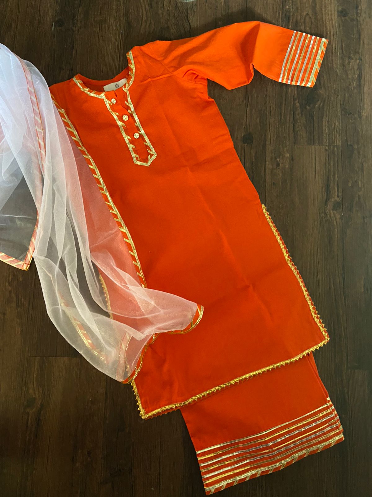 Nāriṅgaḥ suit for little girls