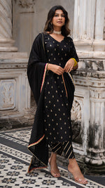 Load image into Gallery viewer, AMEE BLACK KURTA SET IN SILK
