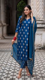 Load image into Gallery viewer, AKIRA NAVY BLUE KURTA SET IN SILK
