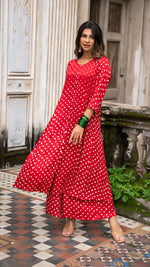 Load image into Gallery viewer, BANDHANI KURTA SET IN SILK - RED
