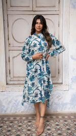 Load image into Gallery viewer, NEELA FLORAL KAFTAN IN SOFT SILK
