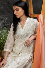 Load image into Gallery viewer, Chanderi embroidery V neck Kurta
