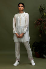 Load image into Gallery viewer, Chanderi Long Top with Handwoven Cotton Chanderi Stripes
