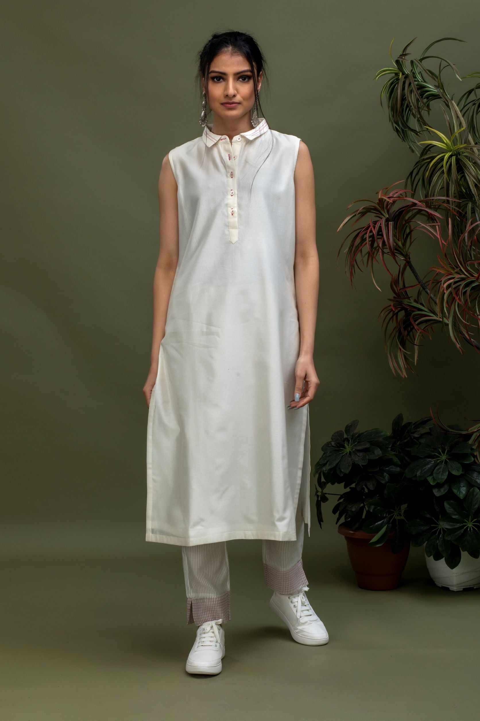 Chanderi Collared Sleeveless Kurta