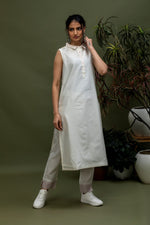 Load image into Gallery viewer, Chanderi Collared Sleeveless Kurta
