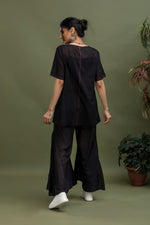 Load image into Gallery viewer, Cotton Asymmetrical Long Top
