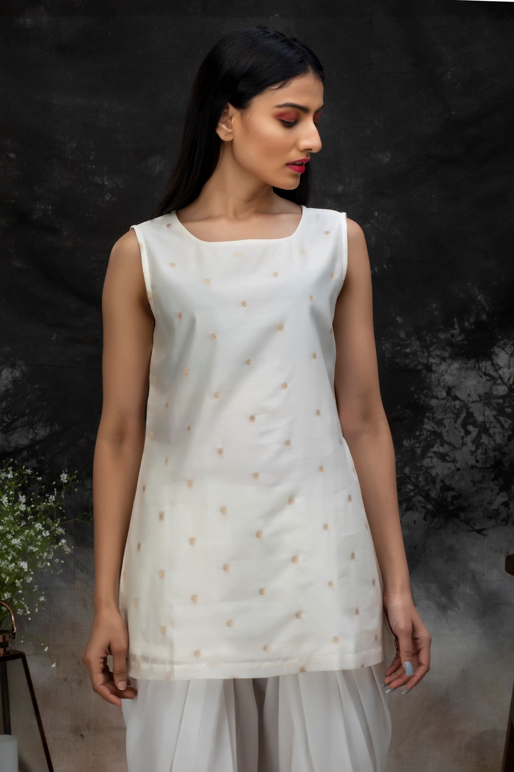 Chanderi Butti Sleeveless Kurta