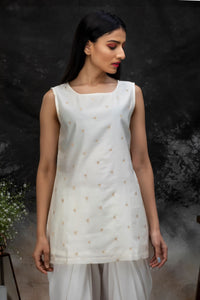 Chanderi Butti Sleeveless Kurta