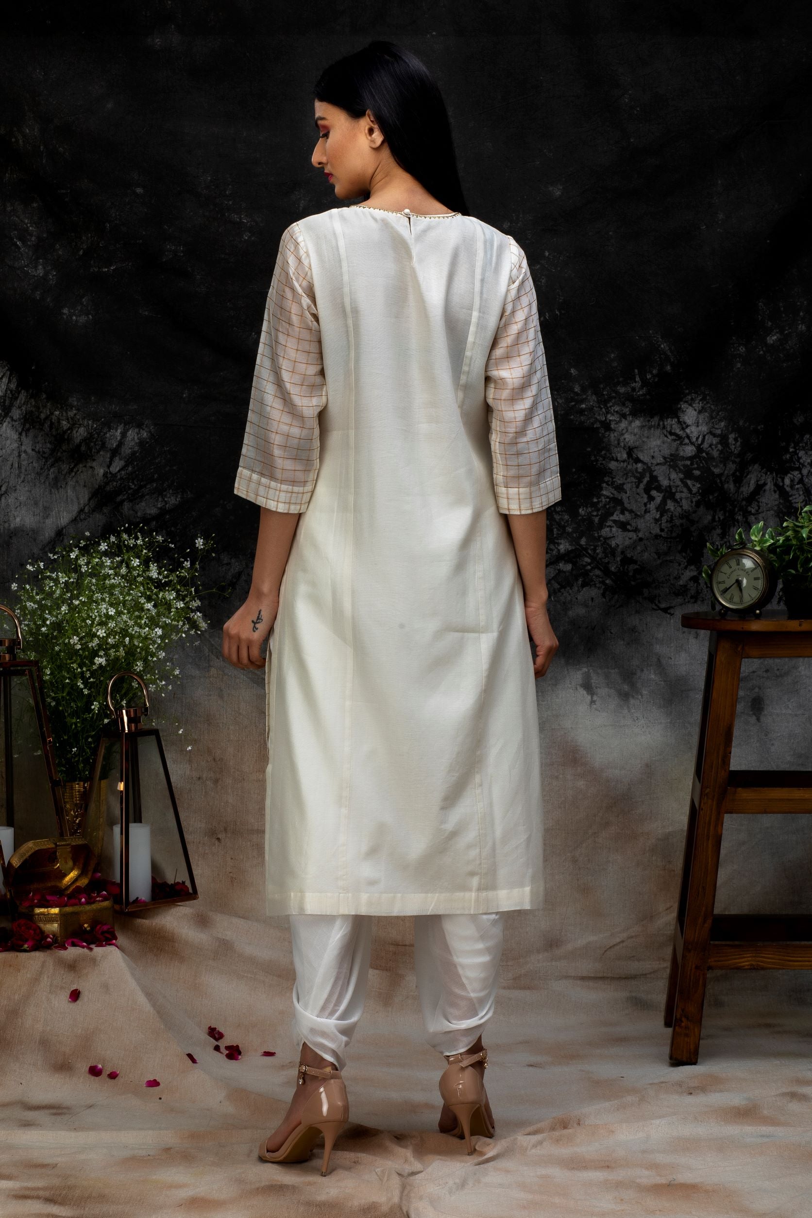 Round Neck Chanderi Buti and Checks Kurta with Hand Embroidery Trims