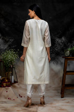 Load image into Gallery viewer, Round Neck Chanderi Buti and Checks Kurta with Hand Embroidery Trims
