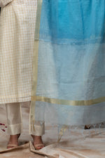 Load image into Gallery viewer, Handwoven Cotton Chanderi Shaded Dupatta with Zari Trims
