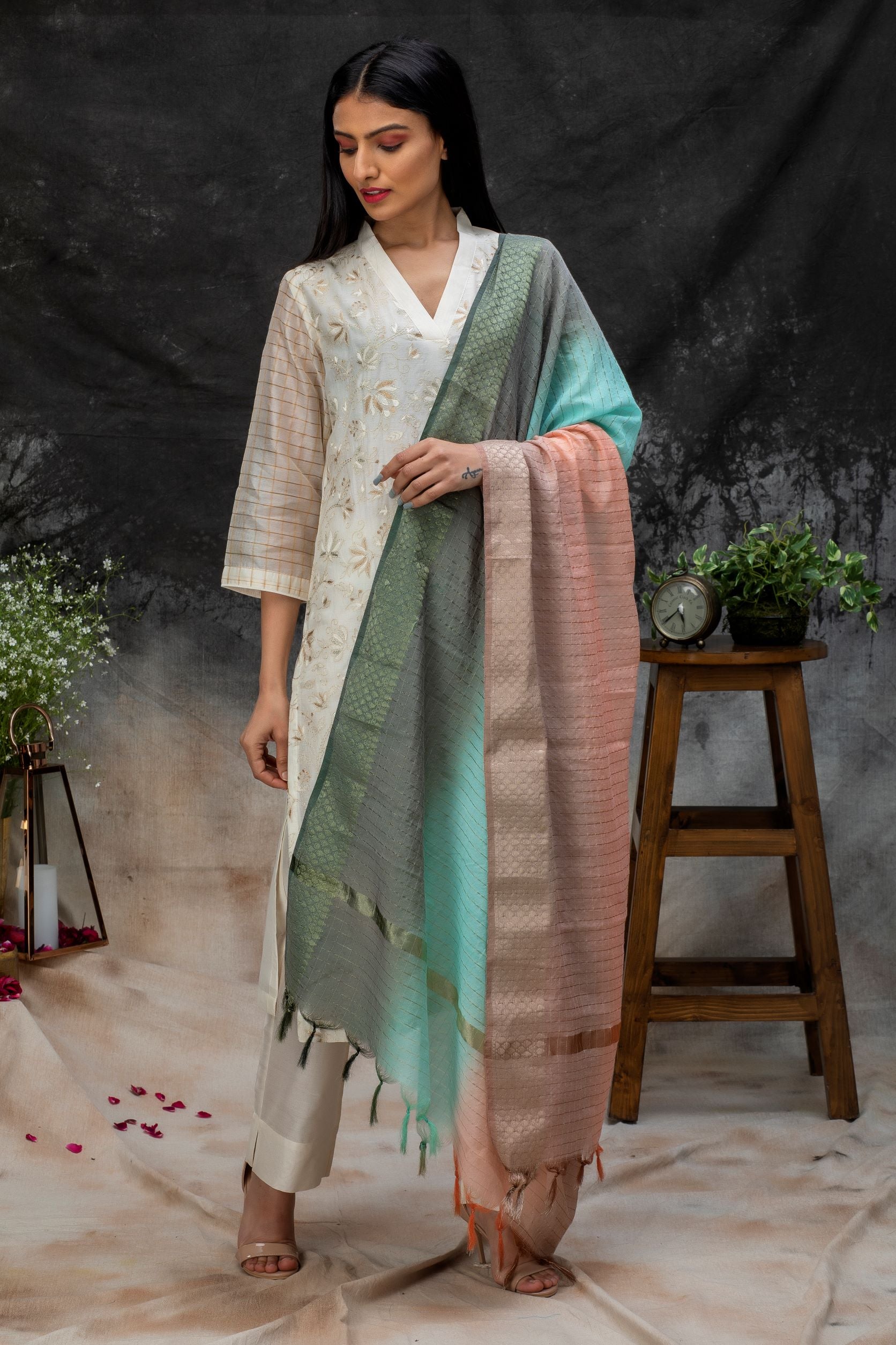 Handwoven Chanderi Checks Dupatta with Zari Border