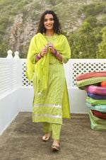 Load image into Gallery viewer, Suditi Green Kurta-Pant Set
