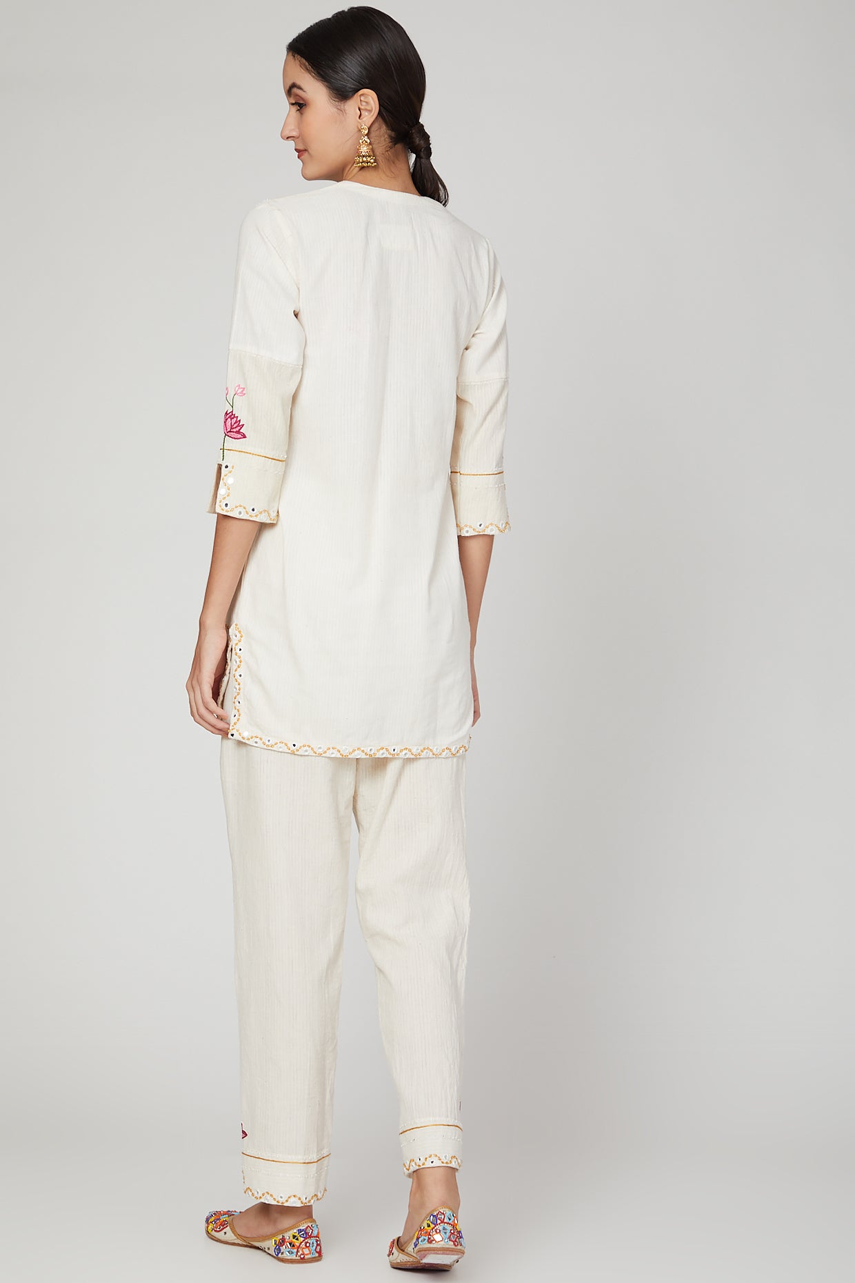 White lotus short kurta pants set