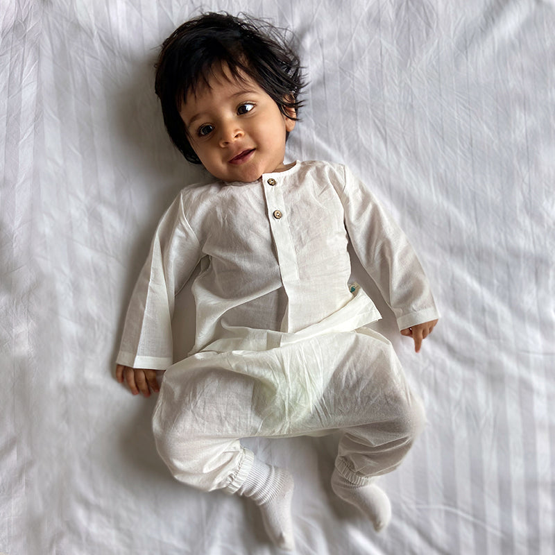 UNISEX ESSENTIAL WHITE KURTA + PANTS