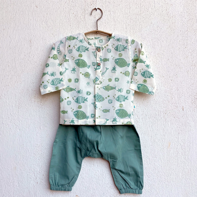 WHITEWATER KIDS UNISEX ORGANIC FISH PRINT TOP + MINT PANTS