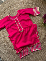 Load image into Gallery viewer, Pāṭalaḥ suit for little girls
